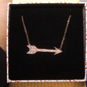 rose gold spear necklace